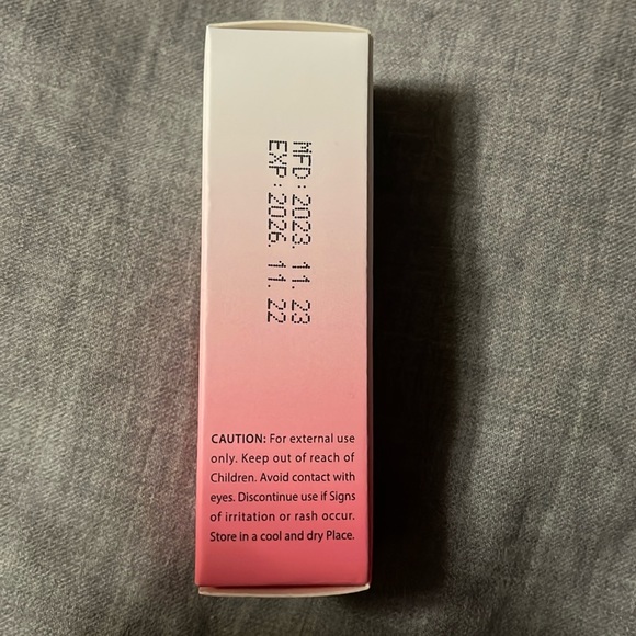Lip Glow Oil-Grapefruit - Picture 3 of 5